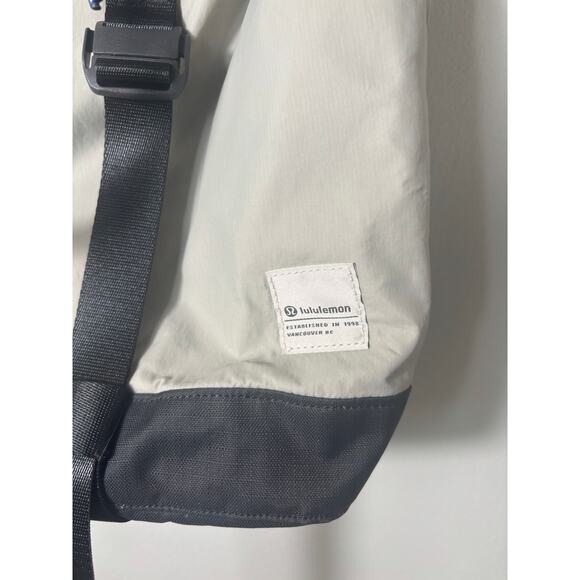 Lululemon Patch Logo Yoga Mat Tote Bag in Raw Linen and Graphite 25K - Picture 5 of 6